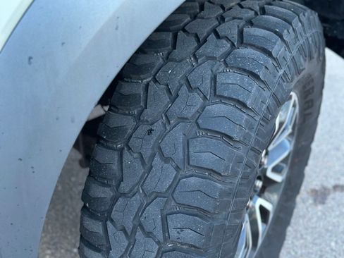 Used 2013 Ford F150 SVT Raptor image 11