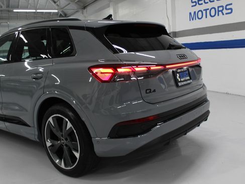 Used 2024 Audi Q4 e-tron quattro Premium Plus AWD/4WD image 11
