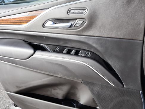 Used 2024 Cadillac Escalade ESV Luxury image 22