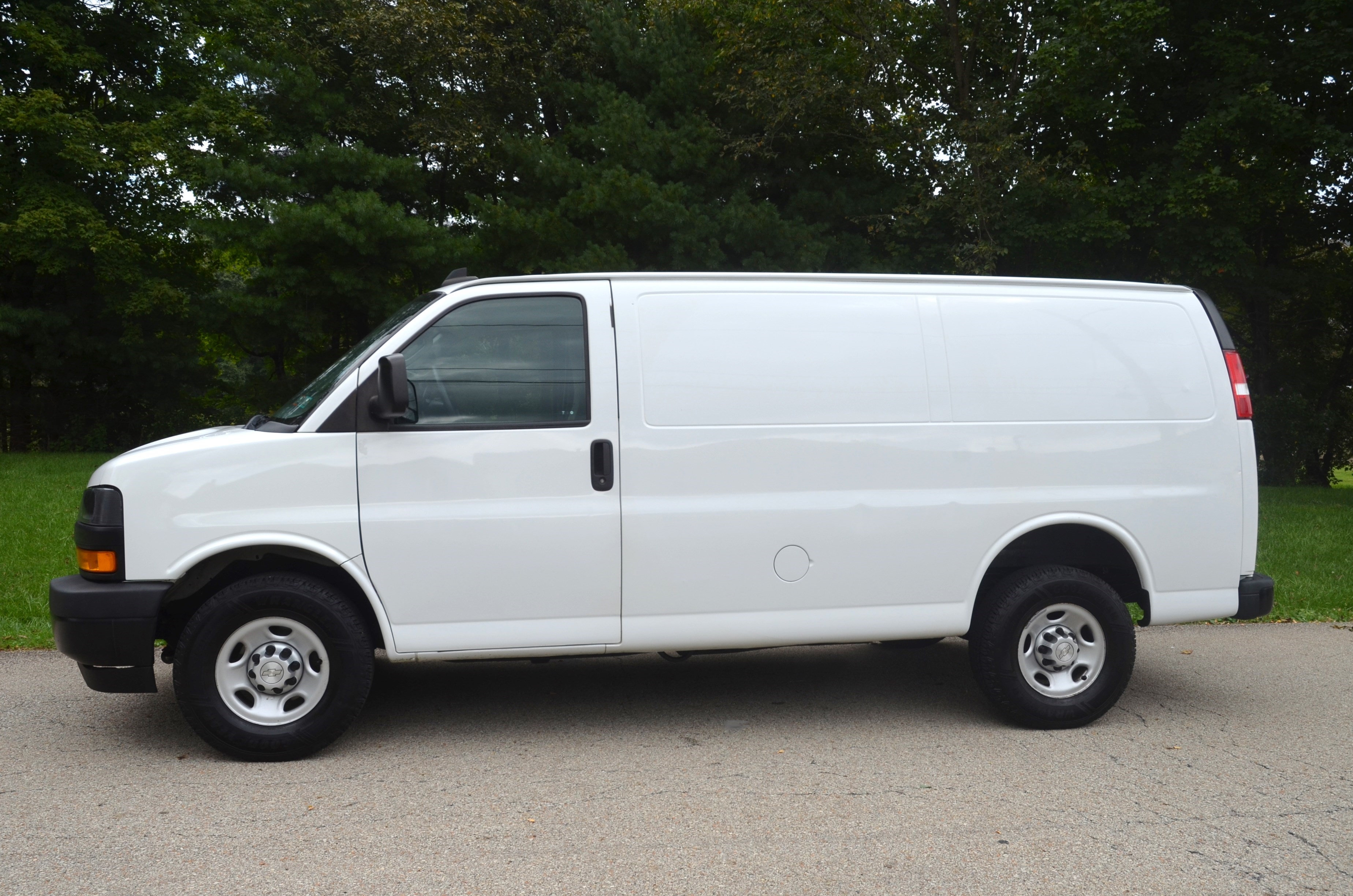 Used 2019 Chevrolet Express 2500 UNAVAIL RWD image 1