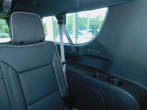 New 2026 Chevrolet Suburban Premier image 25