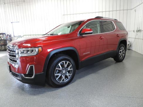 Used 2023 GMC Acadia SLE image 3