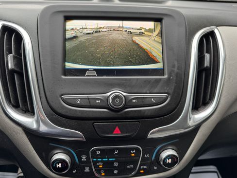 Used 2019 Chevrolet Equinox LT image 18