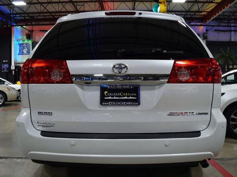 Used 2006 Toyota Sienna XLE Limited image 9