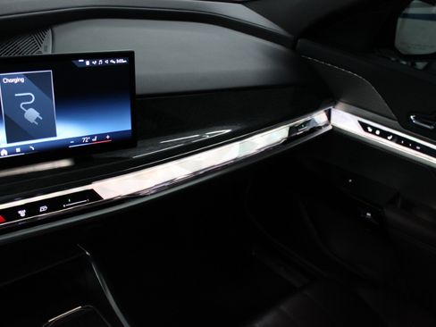 Used 2024 BMW i7 eDrive50 RWD image 42