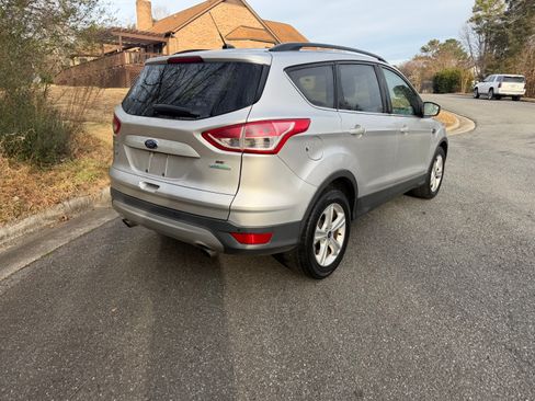 Used 2014 Ford Escape SE image 12