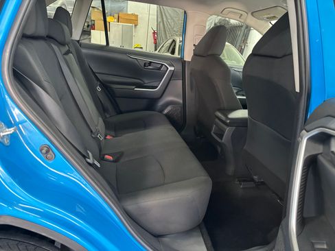 Used 2019 Toyota RAV4 LE image 14