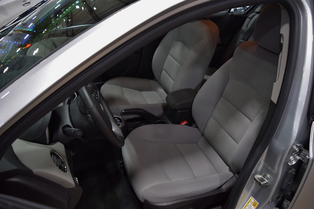 Used 2014 Chevrolet Cruze LT FWD image 19