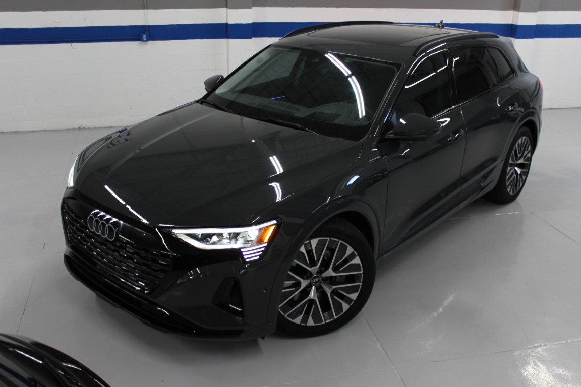 Used 2024 Audi Q8 e-tron Prestige AWD/4WD image 5