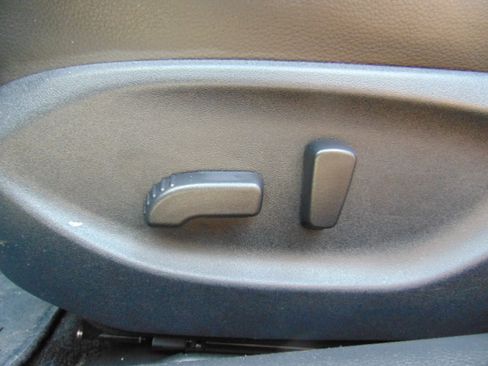 Used 2017 INFINITI Q50 2.0t image 12