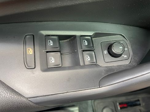 Used 2020 Volkswagen Jetta SE FWD image 28