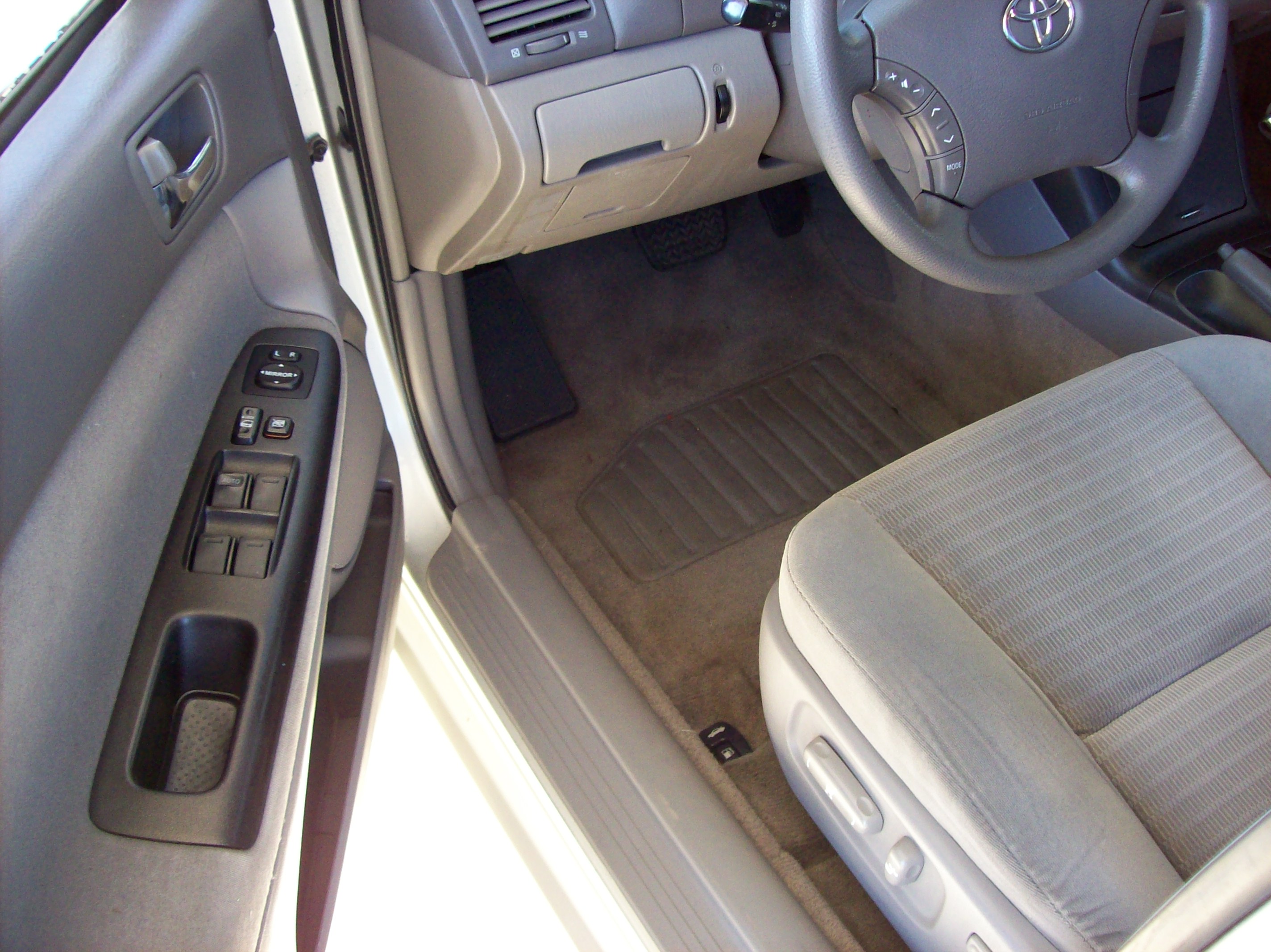 Used 2006 Toyota Camry LE Sedan 4D FWD image 16
