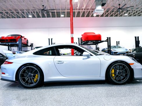 Used 2016 Porsche 911 GT3 image 11