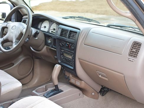 Used 2004 Toyota Tacoma 2WD Double Cab PreRunner V6 image 49