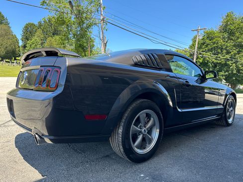 Used 2007 Ford Mustang GT Coupe RWD image 4