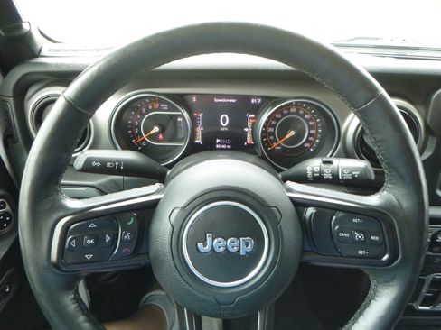 Used 2019 Jeep Wrangler 4WD Unlimited Sport image 22