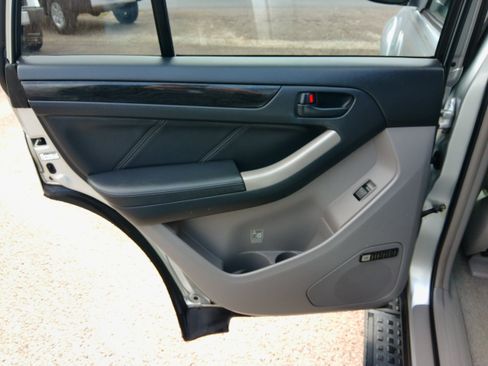 Used 2007 Toyota 4Runner Limited image 24