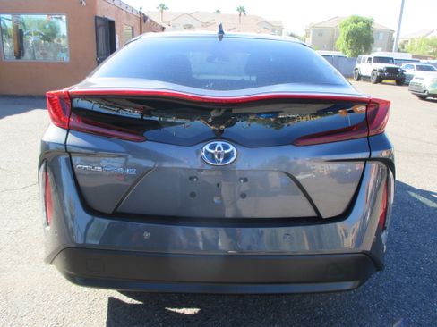 Used 2017 Toyota Prius Prime image 6