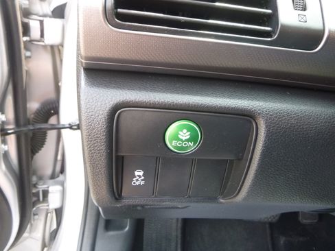 Used 2015 Honda Accord LX Sedan image 16