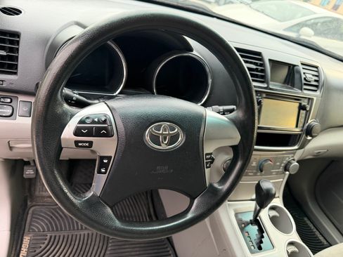 Used 2013 Toyota Highlander 4WD Hybrid image 15