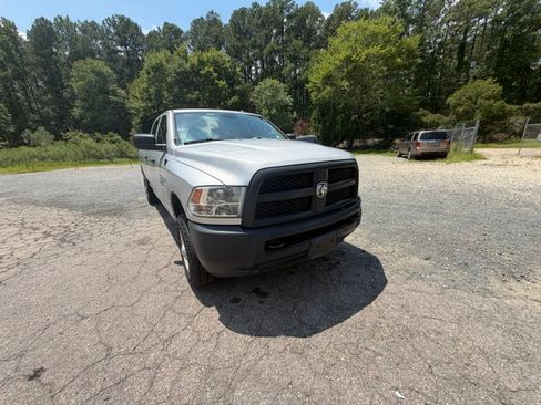 Used 2018 RAM 2500 4x4 Crew Cab ST image 3