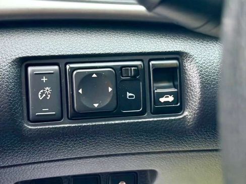 Used 2016 Nissan Sentra SV image 22