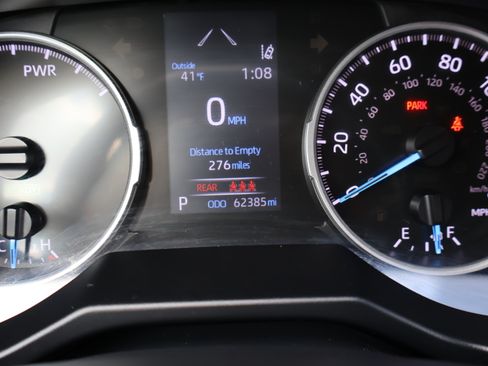 Used 2021 Toyota RAV4 LE image 23