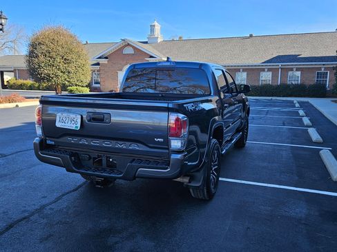 Used 2021 Toyota Tacoma image 4