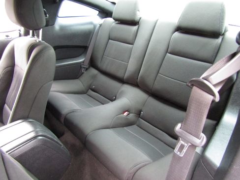 Used 2012 Ford Mustang GT image 10