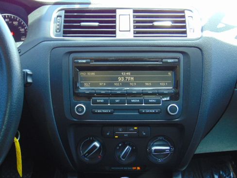 Used 2014 Volkswagen Jetta TDI image 16