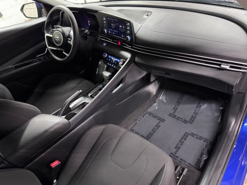 Used 2023 Hyundai Elantra SEL image 21