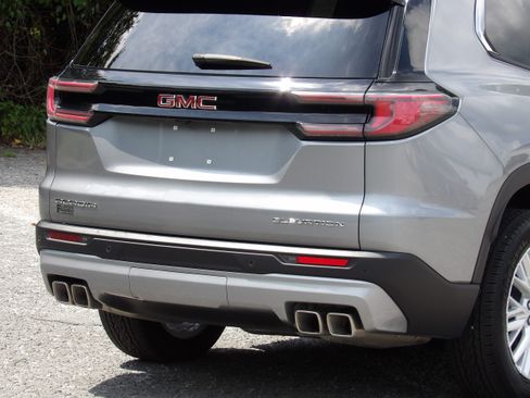 Used 2026 GMC Acadia FWD Elevation image 10