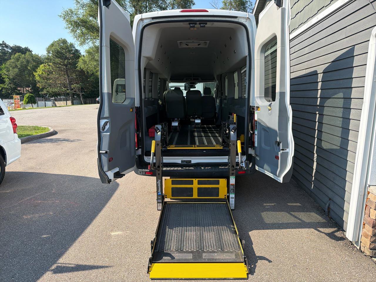 Used 2017 Ford Transit 350 XL RWD image 2