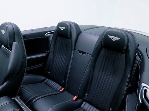 Used 2017 Bentley Continental GT image 19