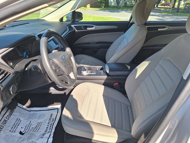 Used 2019 Ford Fusion S FWD image 5