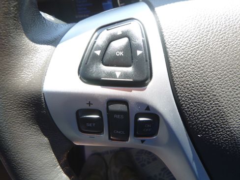 Used 2011 Ford Edge 2WD Limited image 21