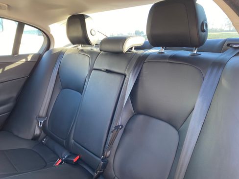 Used 2018 Jaguar XE Premium image 8