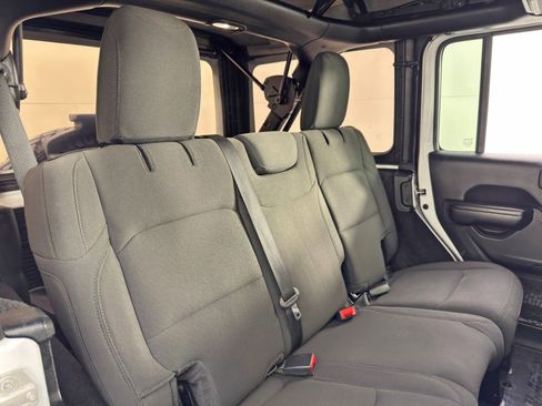 Used 2021 Jeep Wrangler Unlimited Willys image 34