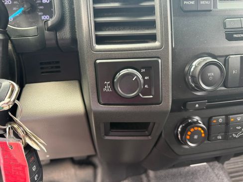 Used 2018 Ford F250 4x4 Crew Cab Super Duty image 22