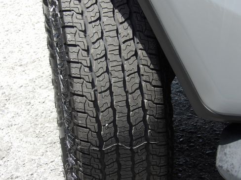 Used 2021 Jeep Wrangler 4WD Unlimited Sahara image 16