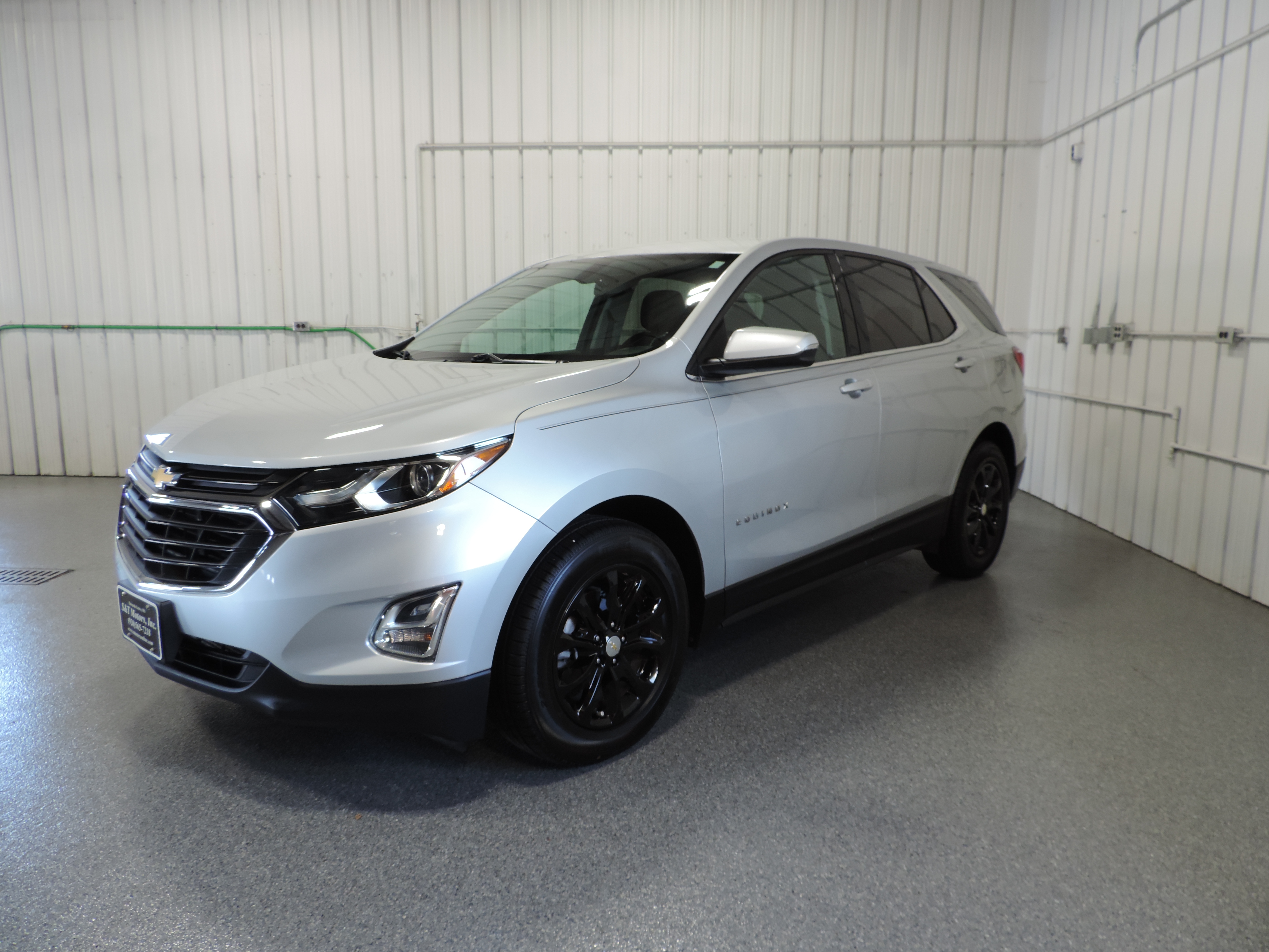 Used 2018 Chevrolet Equinox FWD LT w/ 1LT image 2