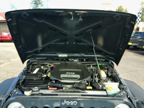 Used 2017 Jeep Wrangler Unlimited Sport S image 65