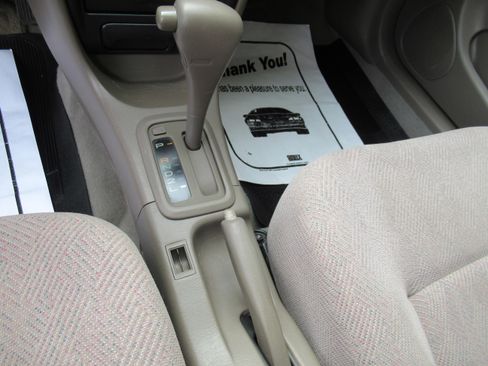 Used 1999 Chevrolet Prizm FWD image 13