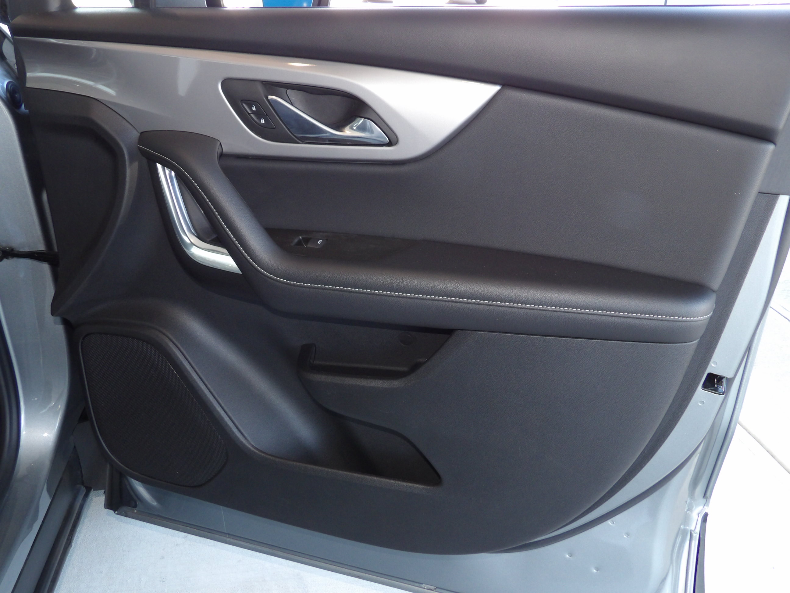 Used 2025 Chevrolet Blazer FWD LT w/ 2LT image 20