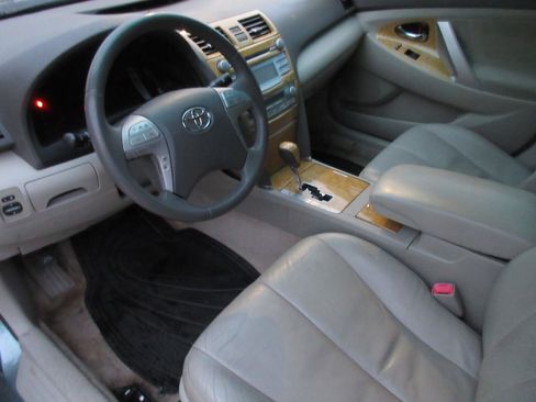 Used 2007 Toyota Camry XLE image 3
