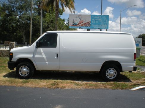 Used 2009 Ford E-150 and Econoline 150 UNAVAIL RWD image 2