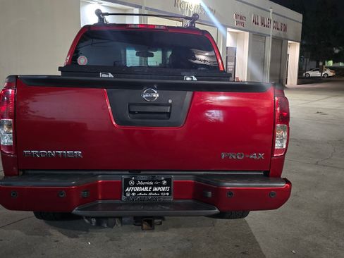 Used 2013 Nissan Frontier PRO-4X image 10