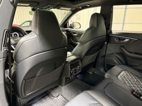 Used 2023 Audi SQ8 Prestige AWD/4WD image 31