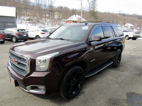 Used 2017 GMC Yukon SLT image 4