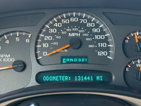 Used 2004 Chevrolet Silverado 2500 LS RWD image 97